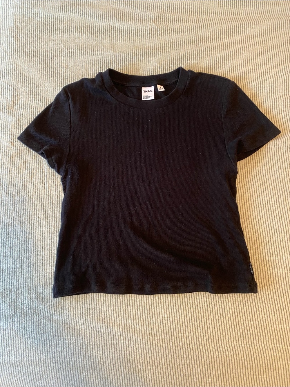 TNA Black Short Sleeve Cropped Tee Size Small